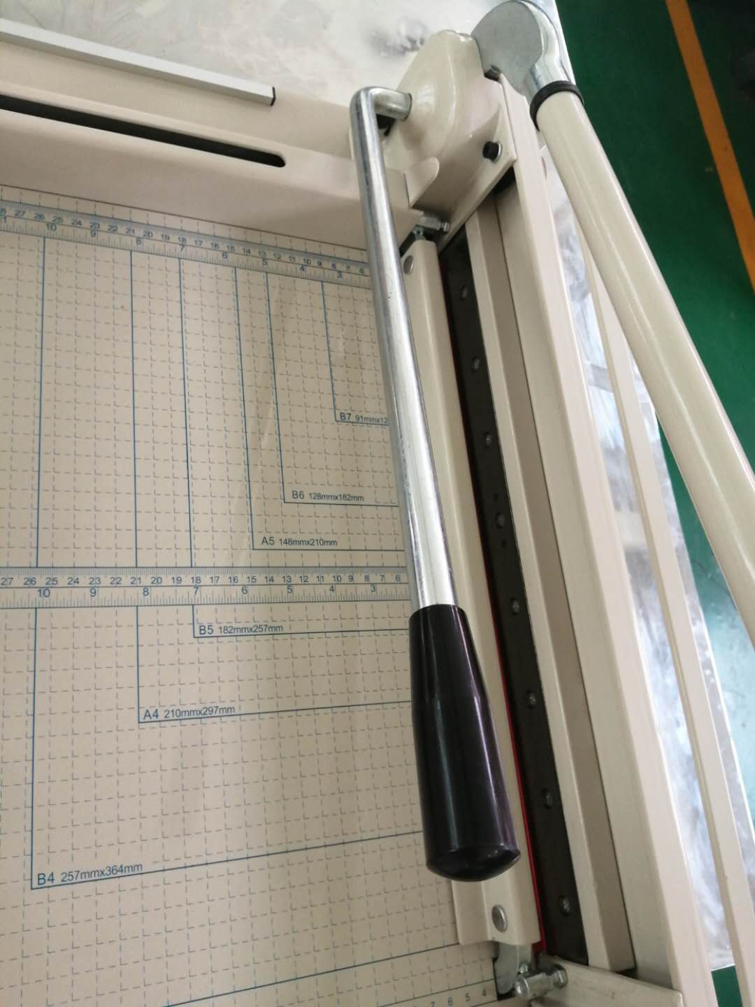 QK-868-A4 Manual Paper Cutter  - огляд і ціна Body Trimmer
